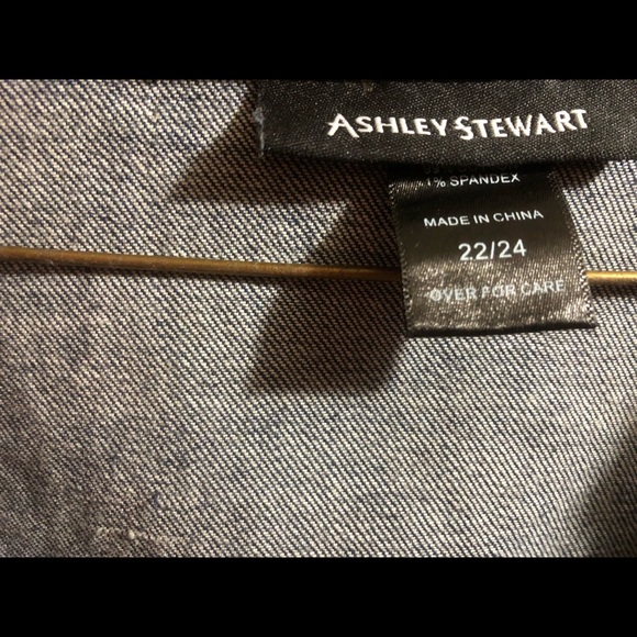 Unique fringed collar denim jacket - Picture 3 of 5